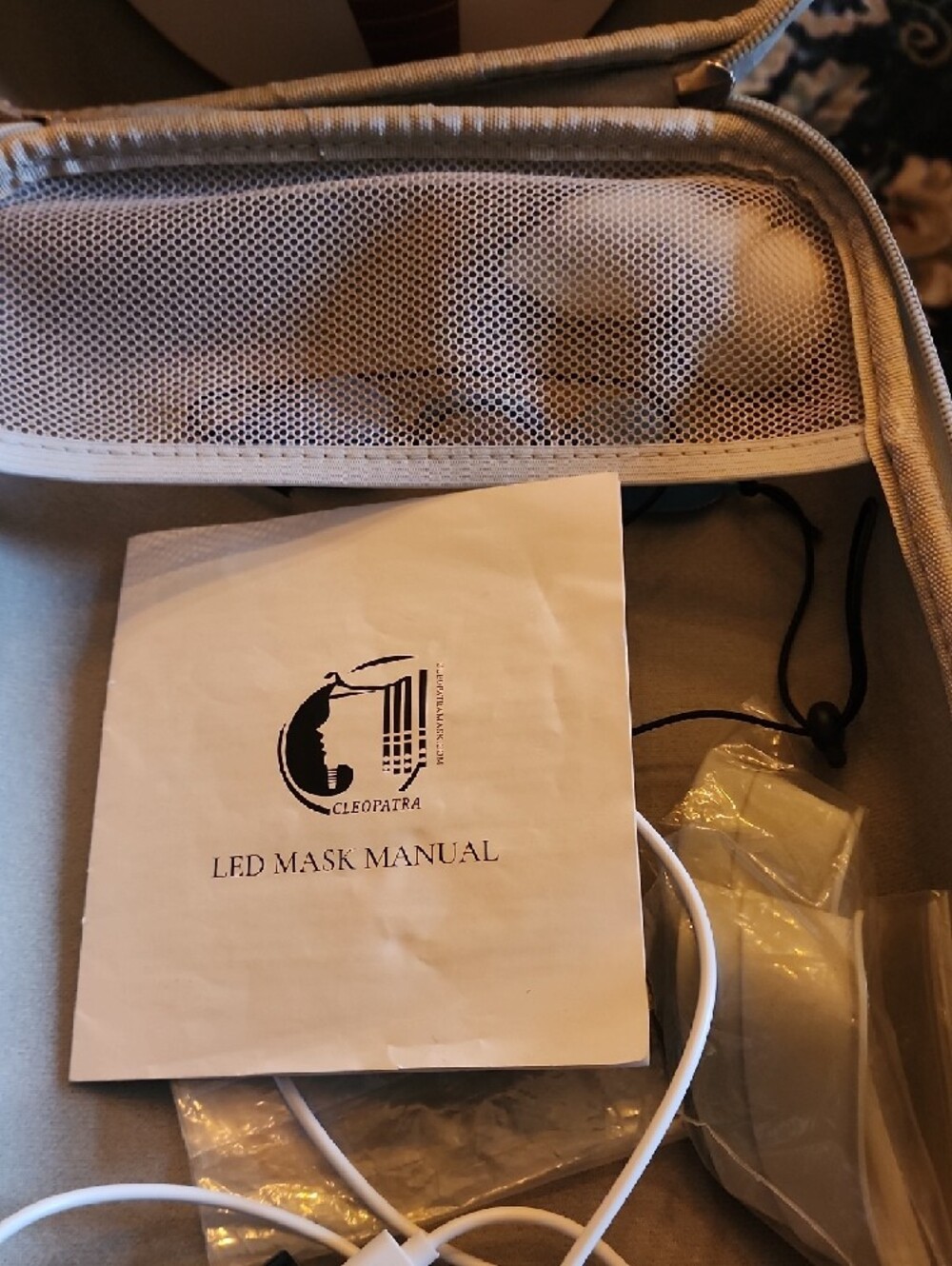 Cleopatra LED Face Mask - Picture 2 of 5